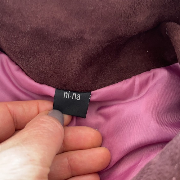 Beautiful fur/velvet vest a unique piece. - Picture 7 of 11